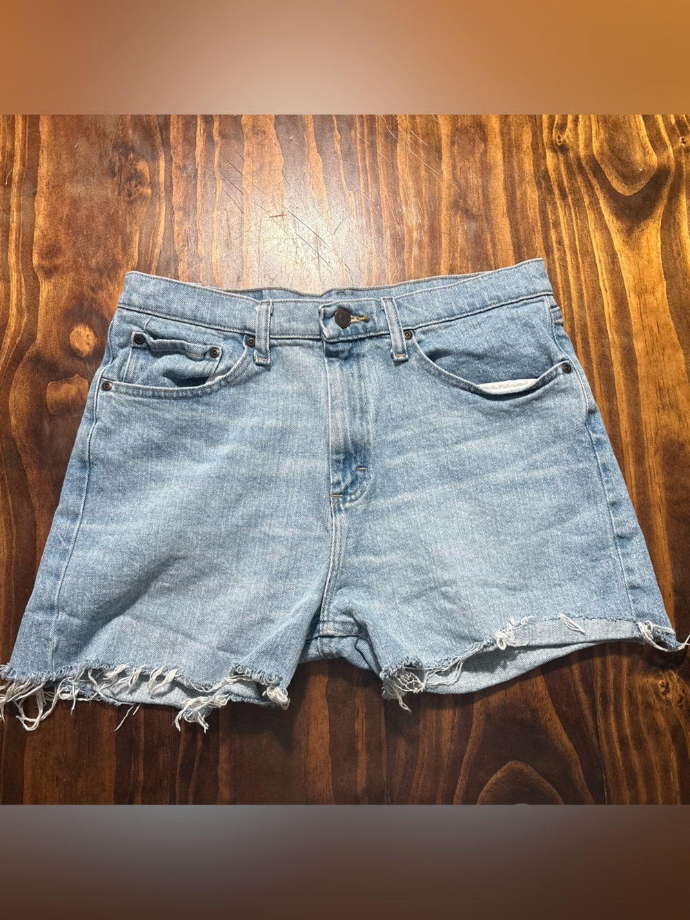 Wrangler Size 32 Relaxed Fit Light Wash Denim Cutoff Shorts 100% Cotton